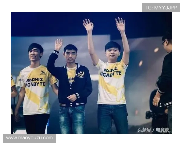 南京网球队以70分领跑冠军赛积分榜展现强劲实力与团队合作精神