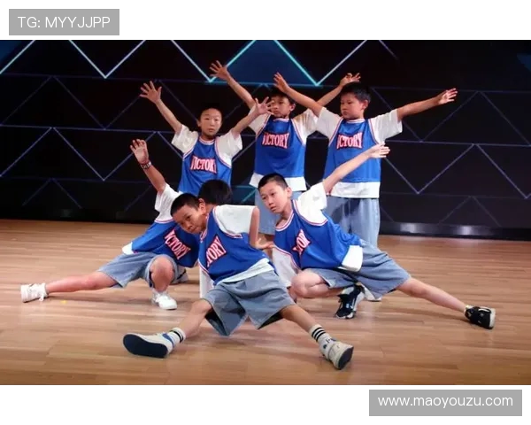 南京街舞队耐力训练揭秘展现青春活力与团队精神