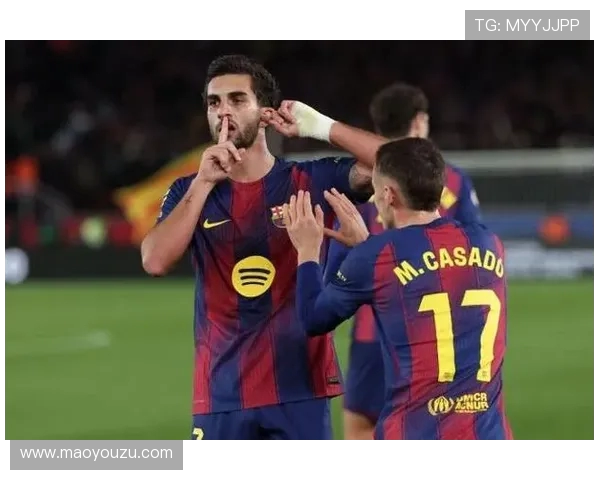 巴萨与热刺全场精彩对决回顾球迷热情高涨的比赛瞬间分析