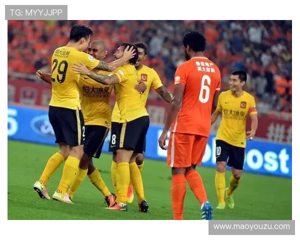 广东体育盛宴鲁能与恒大巅峰对决引发球迷热潮 广东体育盛宴鲁能与恒大巅峰对决引发球迷热潮