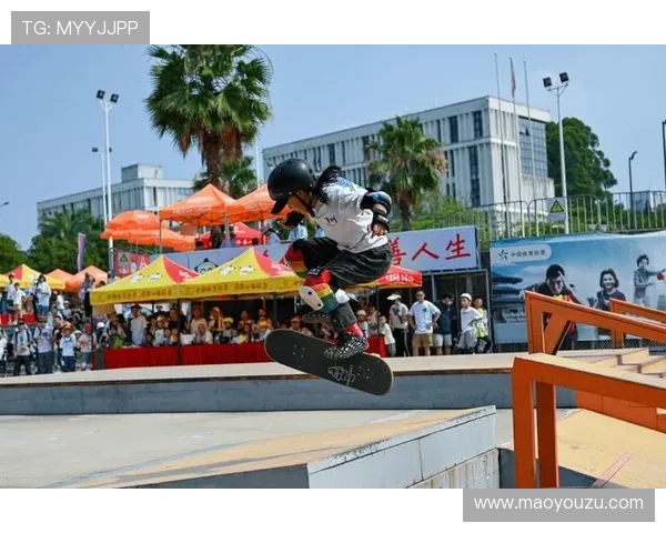 李丽的滑板人生：从初学者到职业选手的成长之路