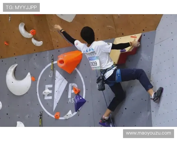 广州攀岩队在攀岩联赛中以90分稳居积分榜首位